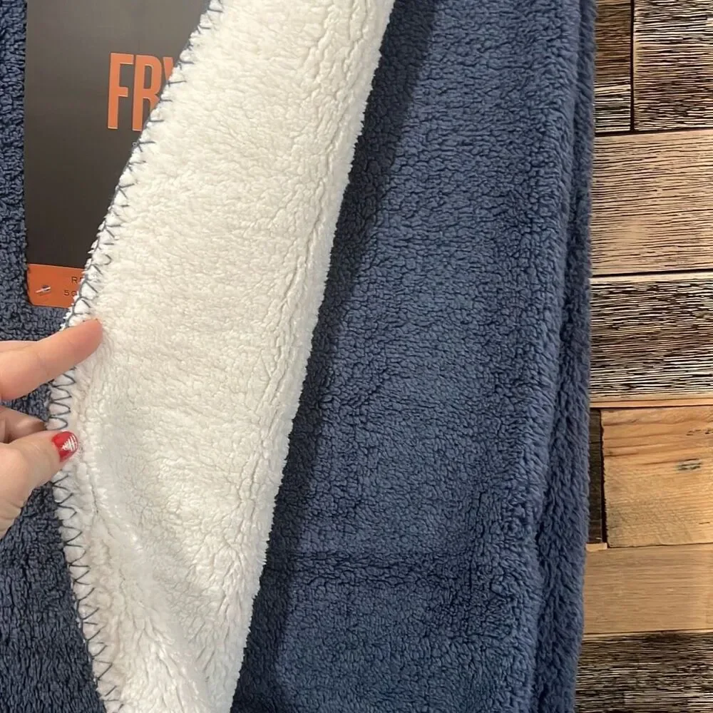 Frye NWT Sherpa Blanket Throw Reversible white Blue 50